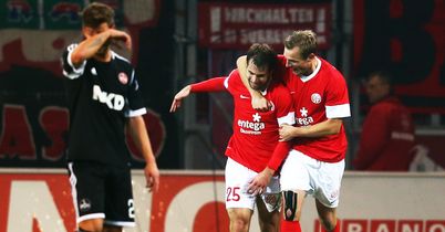 Andreas Ivanschitz: Celebrates scoring Mainz's second goal